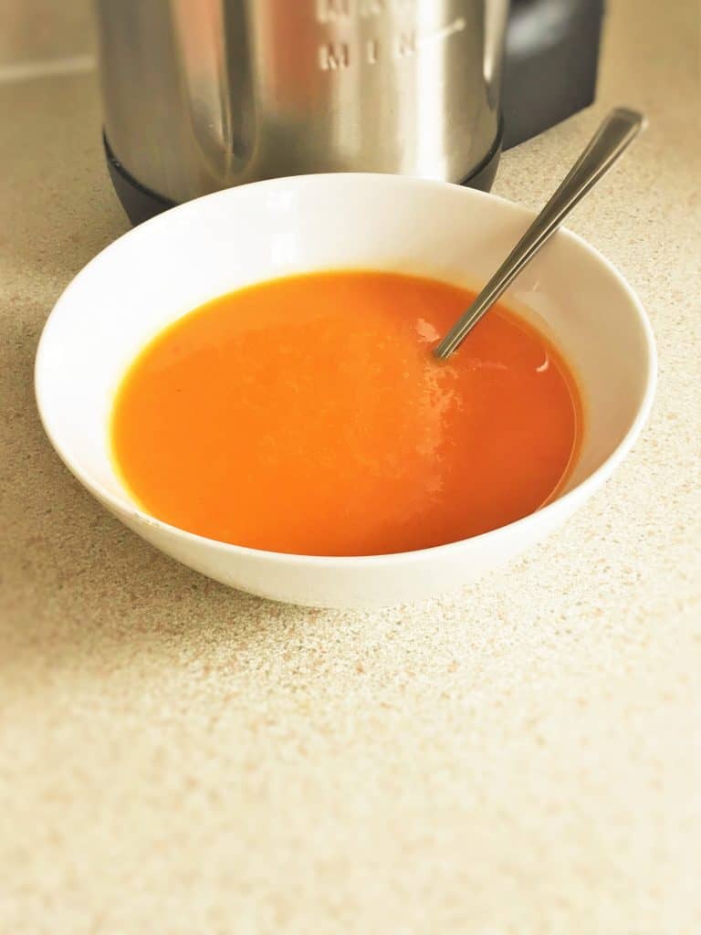 red pepper and chilli soup