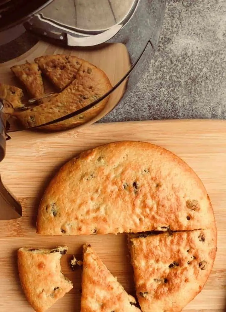 Apricot and Raisin Cake