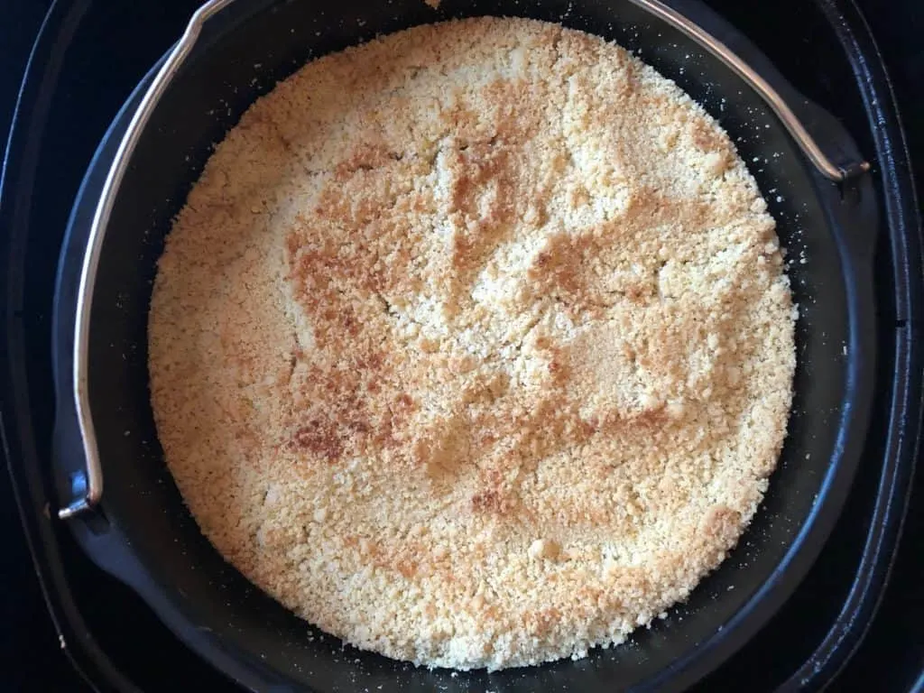 cooked apple crumble in a Philips air fryer