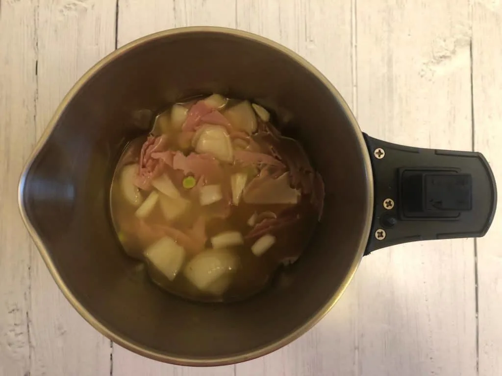 the ingredients for pea and ham soup in a morphy richards soup maker