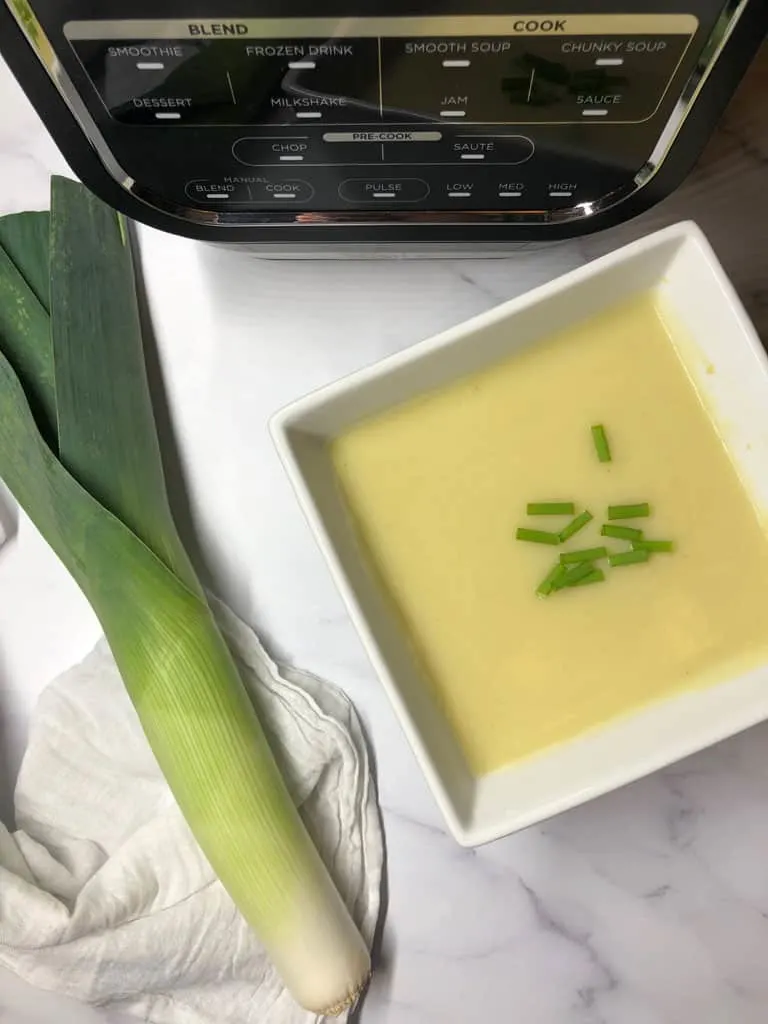 https://lianaskitchen.co.uk/wp-content/uploads/2019/11/leek-and-potato-soup-in-nin.jpg.webp