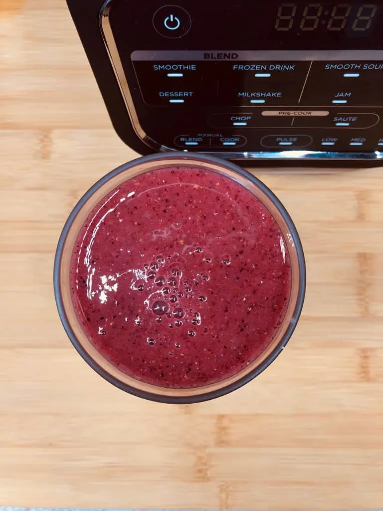 Press one button and this Ninja will slice up a smoothie (pictures