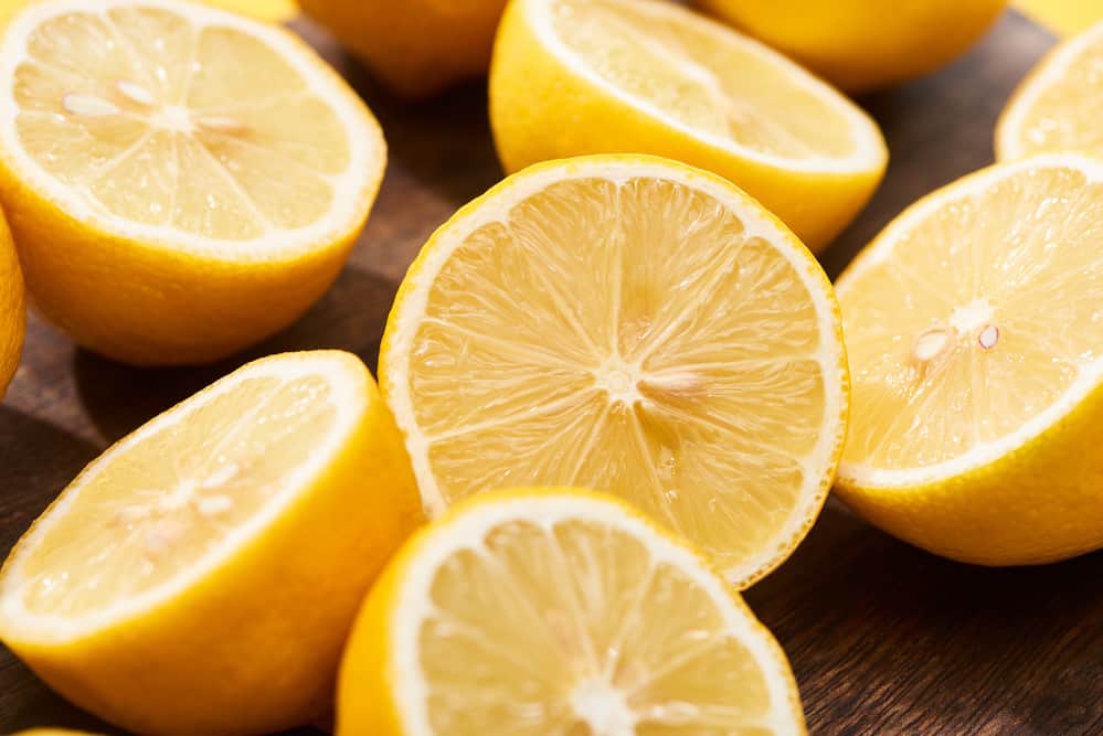 lemons cut in half for lemonade