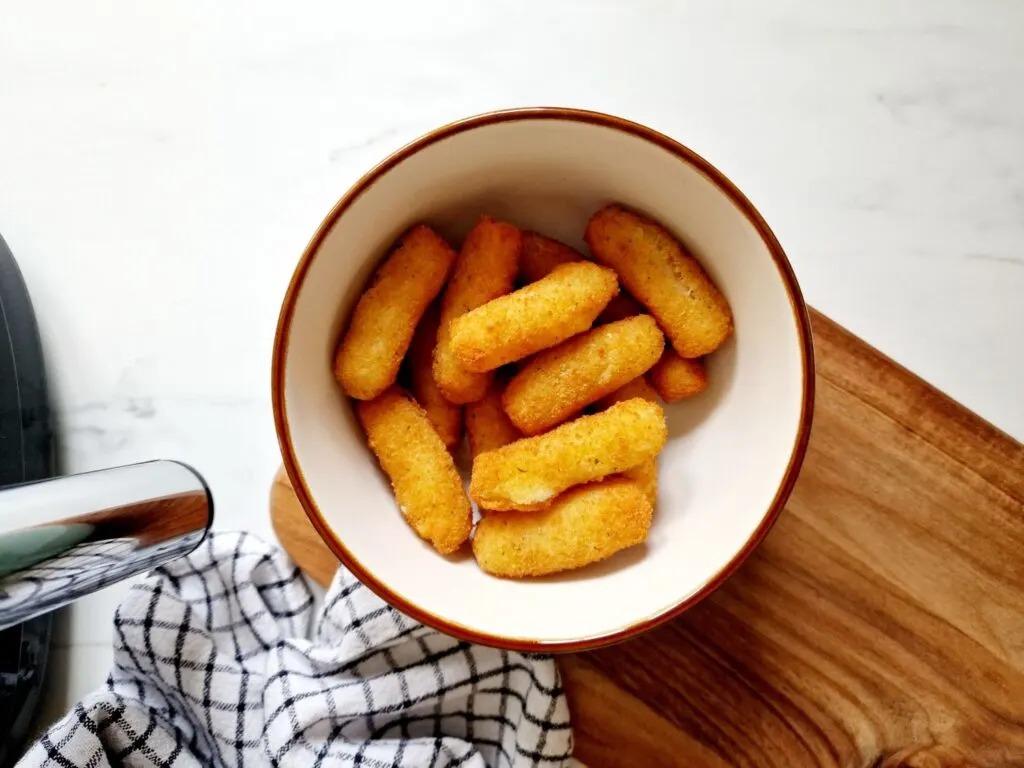 Air Fryer Frozen Mozzarella Sticks