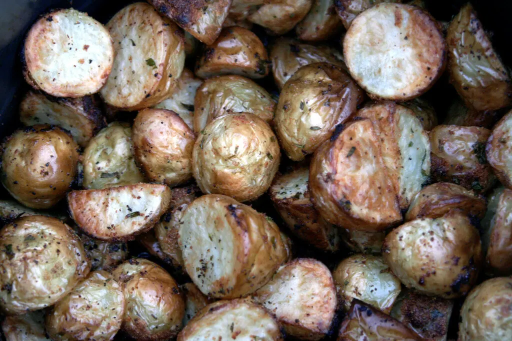garlic and herb new potatoes cooked in the air fryer
