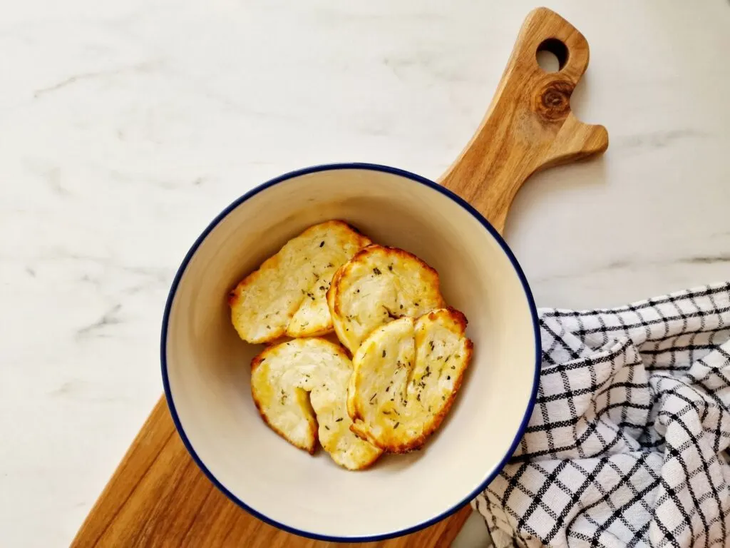 air fryer halloumi in a bowl