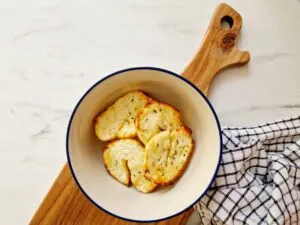 air fryer halloumi in a bowl