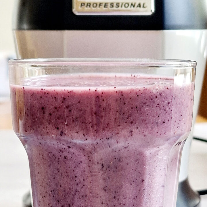Banana and Blueberry Smoothie