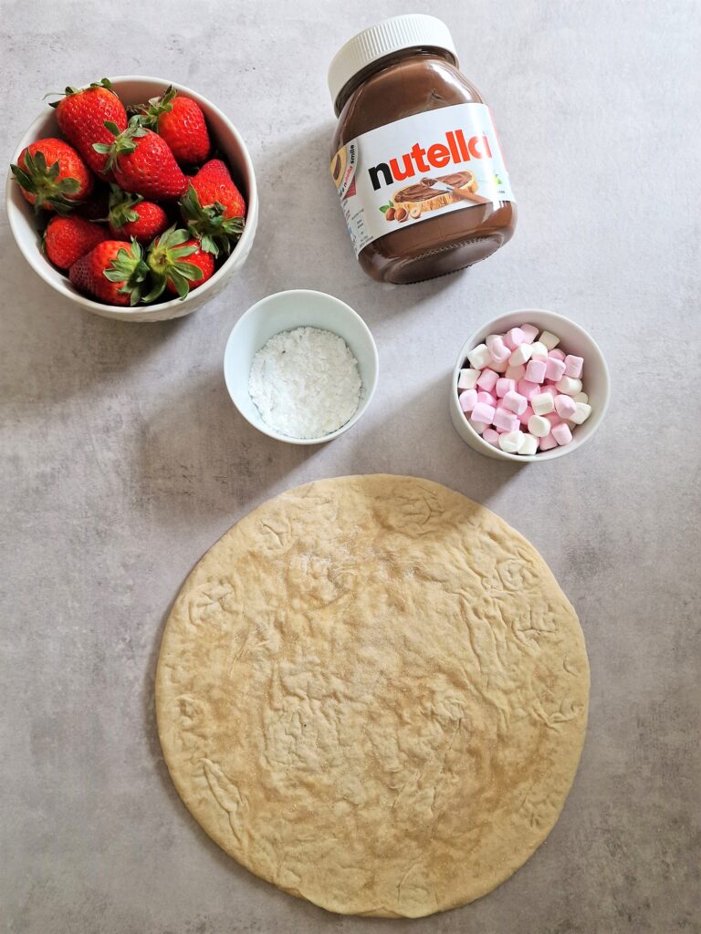 ingredients for nutella chocolate pizza