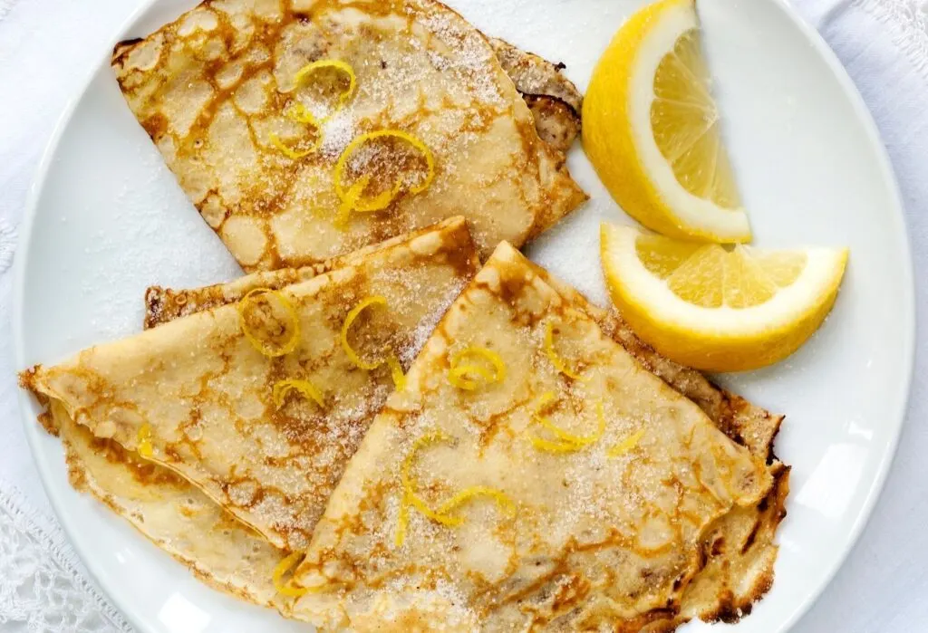 pancakes with lemon and sugar