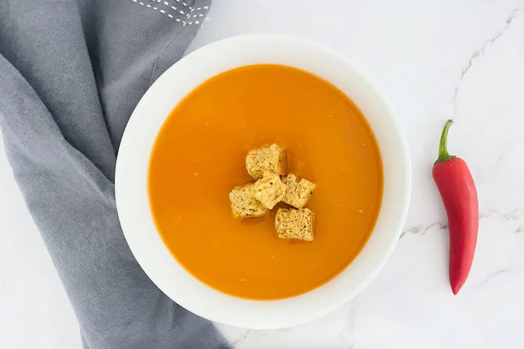 red pepper and chilli soup