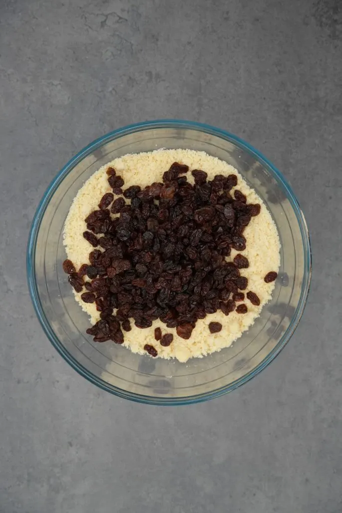 add raisins to breadcrumbs 