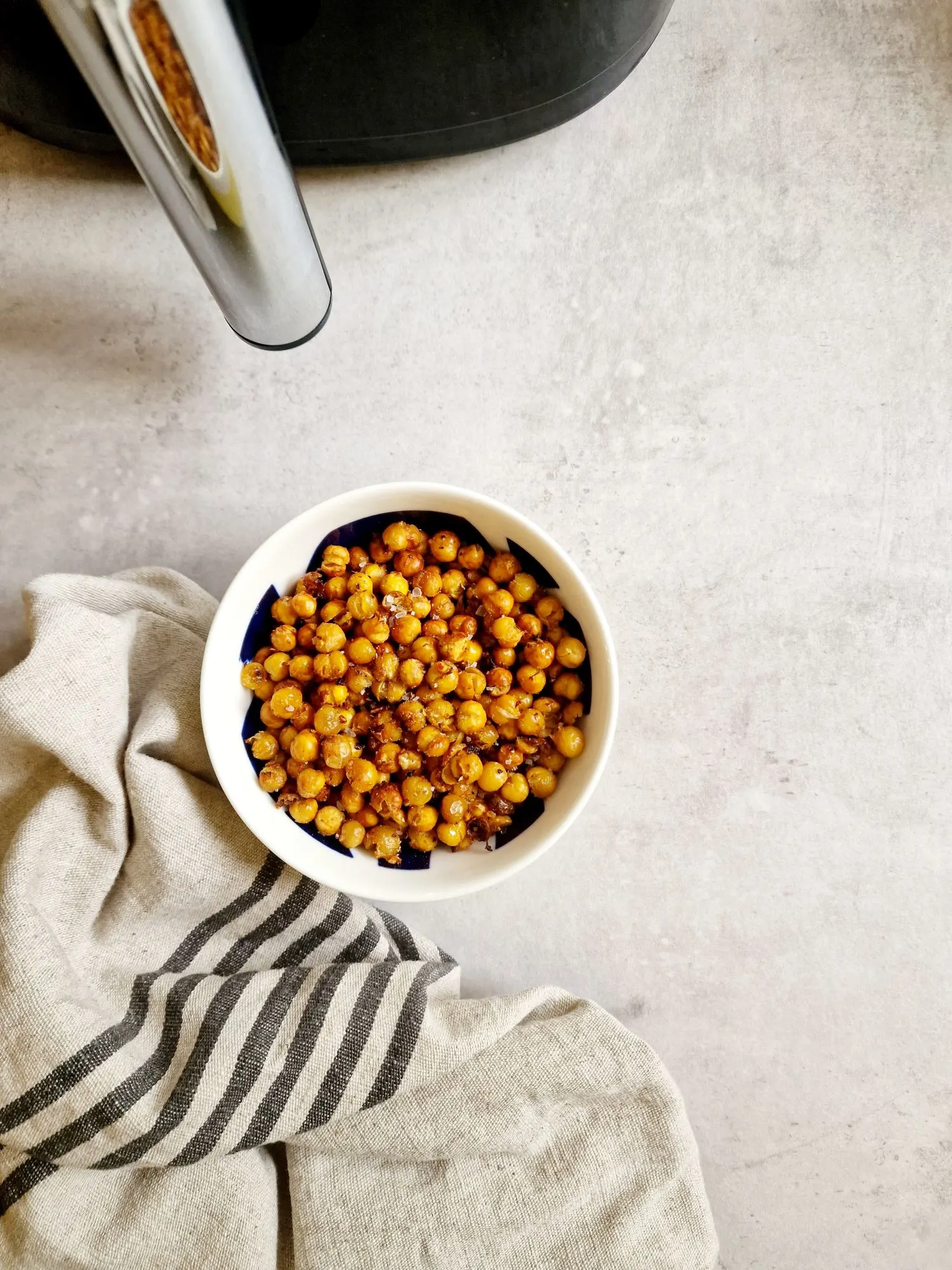 air fryer chickpeas in a bowl