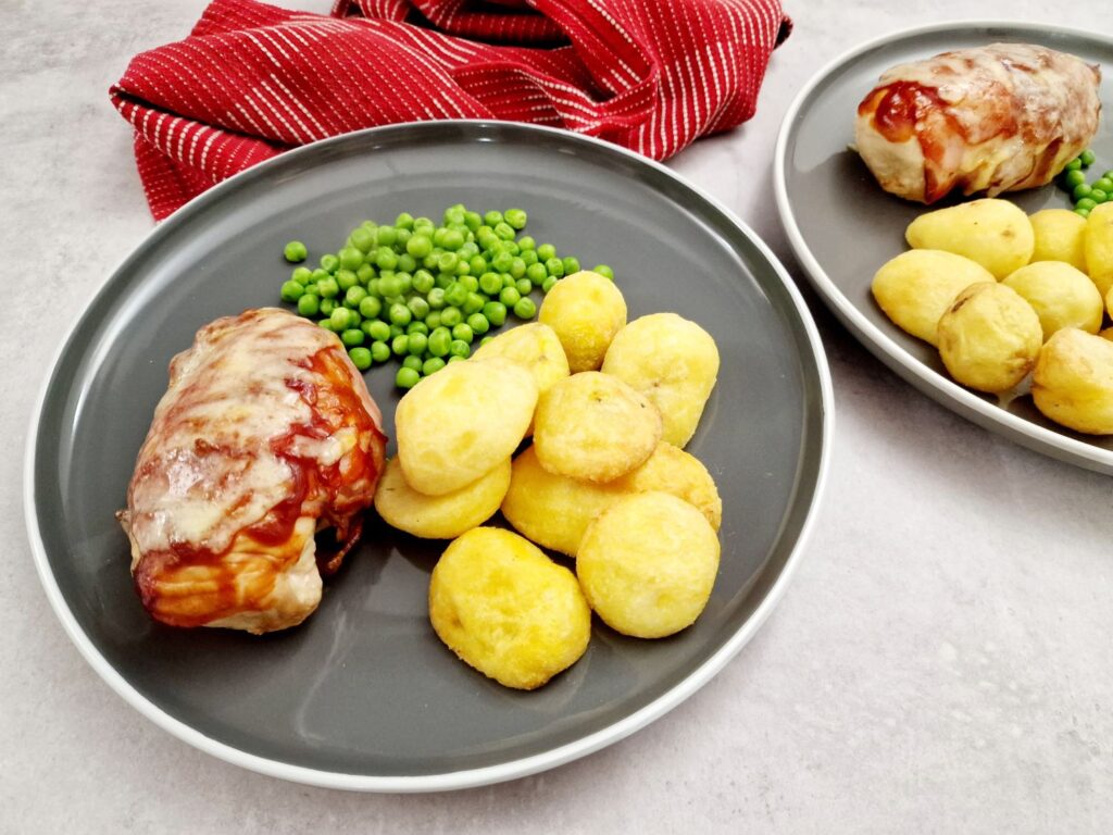 air fryer hunters chicken with roast potatoes and peas