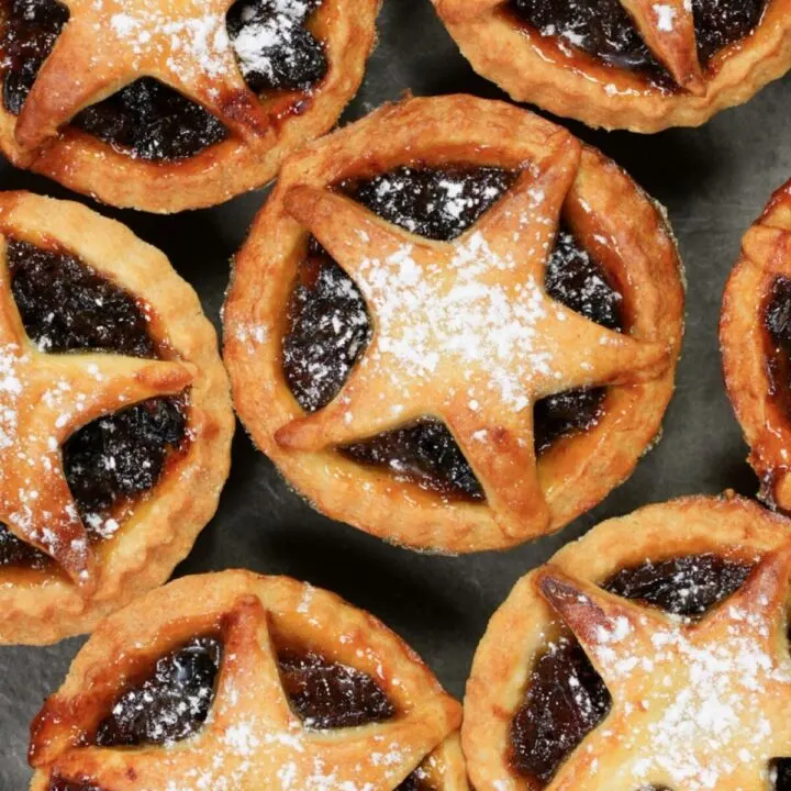 air fryer mince pies with icing sugar sprinkled on top