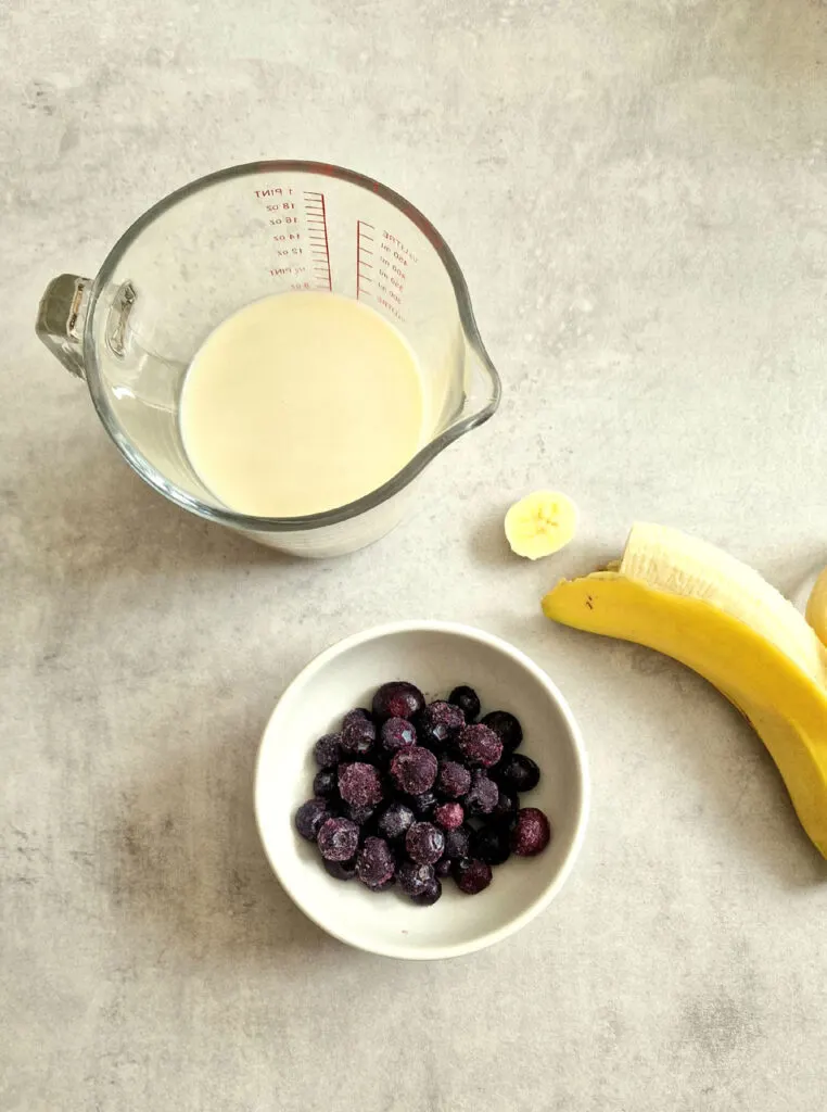 almond milk banana and frozen blueberries