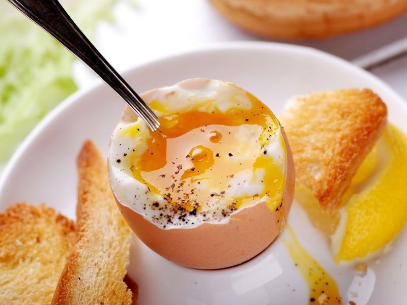 dippy eggs with soldiers and seasoning