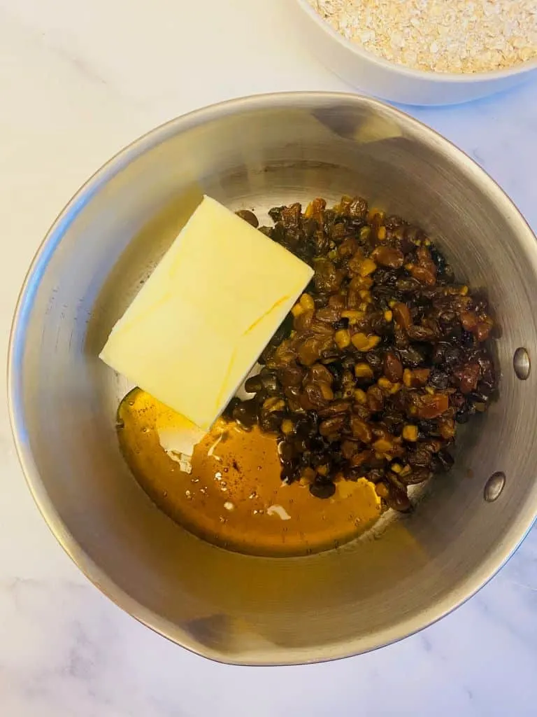 butter syrup and mincemeat in pan