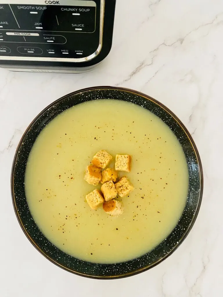 celeriac soup with croutons