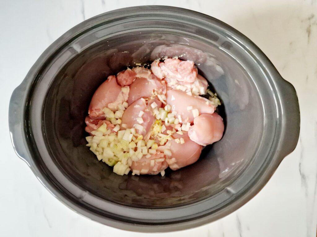 chicken onions garlic in slow cooker
