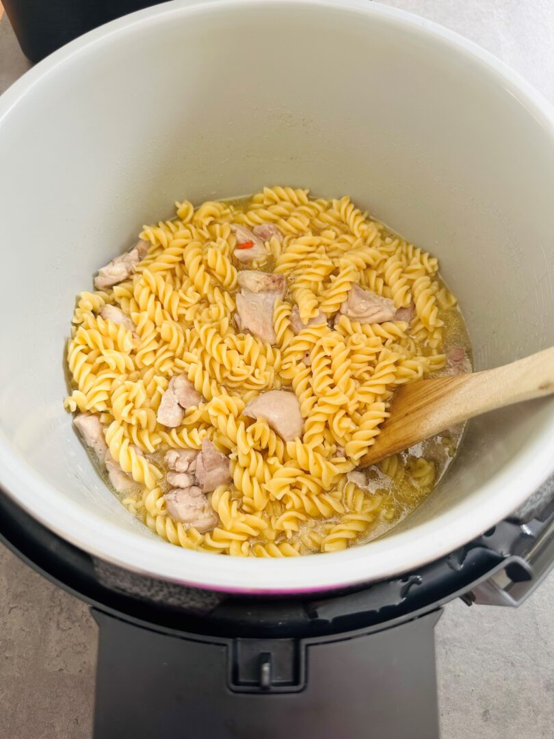 Ninja Foodi Chicken Pesto Pasta Liana's Kitchen