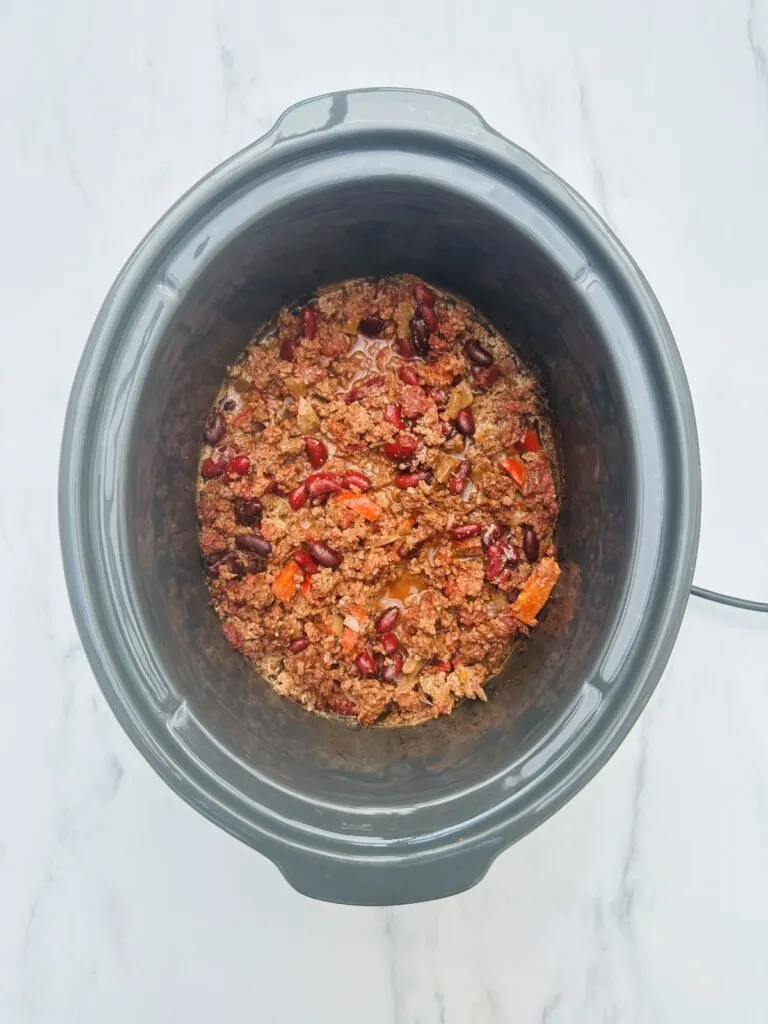 cooked chilli in slow cooker