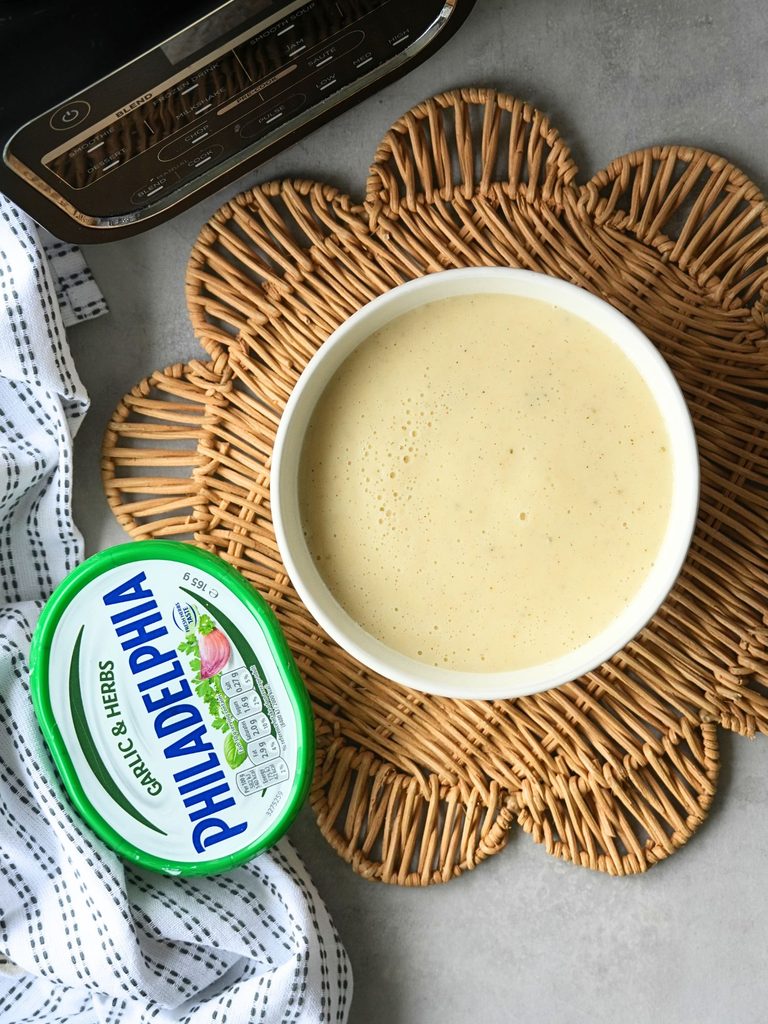 Creamy Garlic and Herb Parsnip Soup (Soup Maker)
