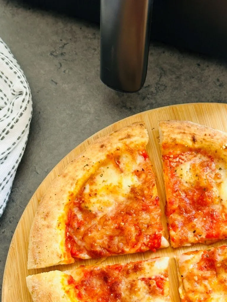 frozen pizza cooked in air fryer