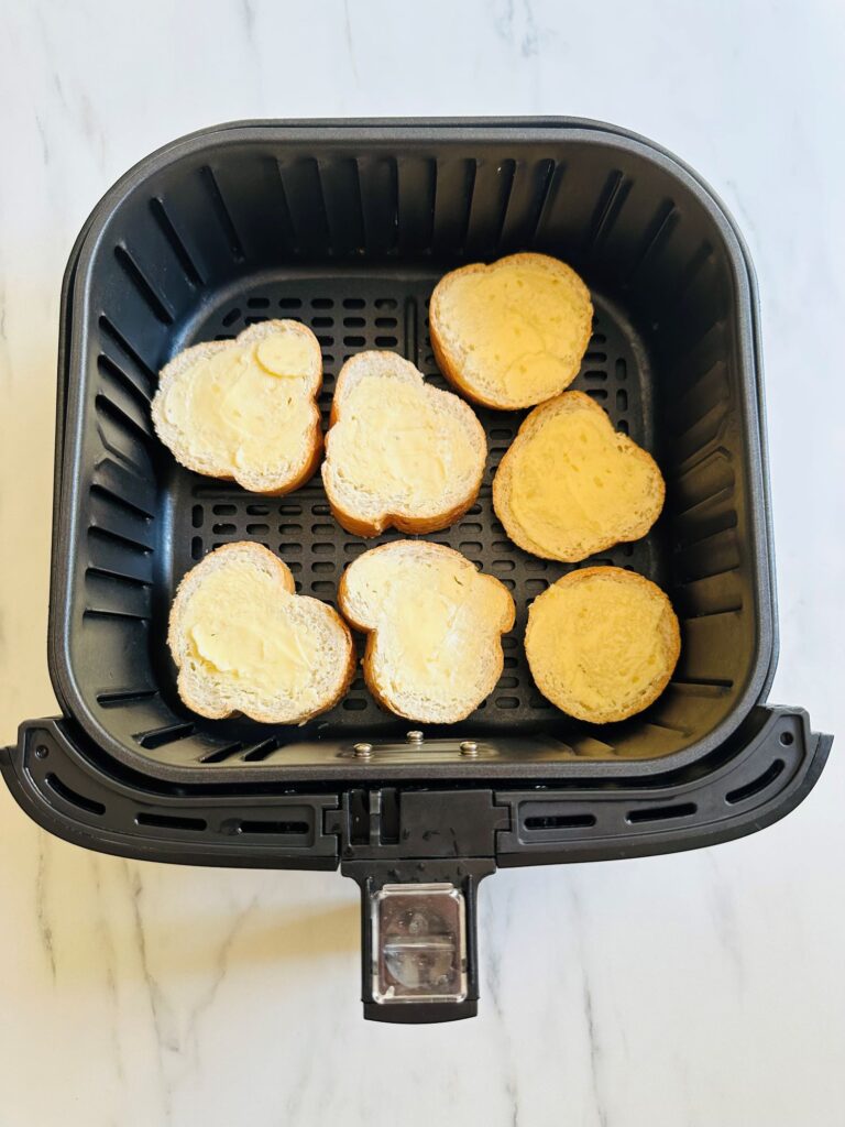 garlic bread slices air fryer basket