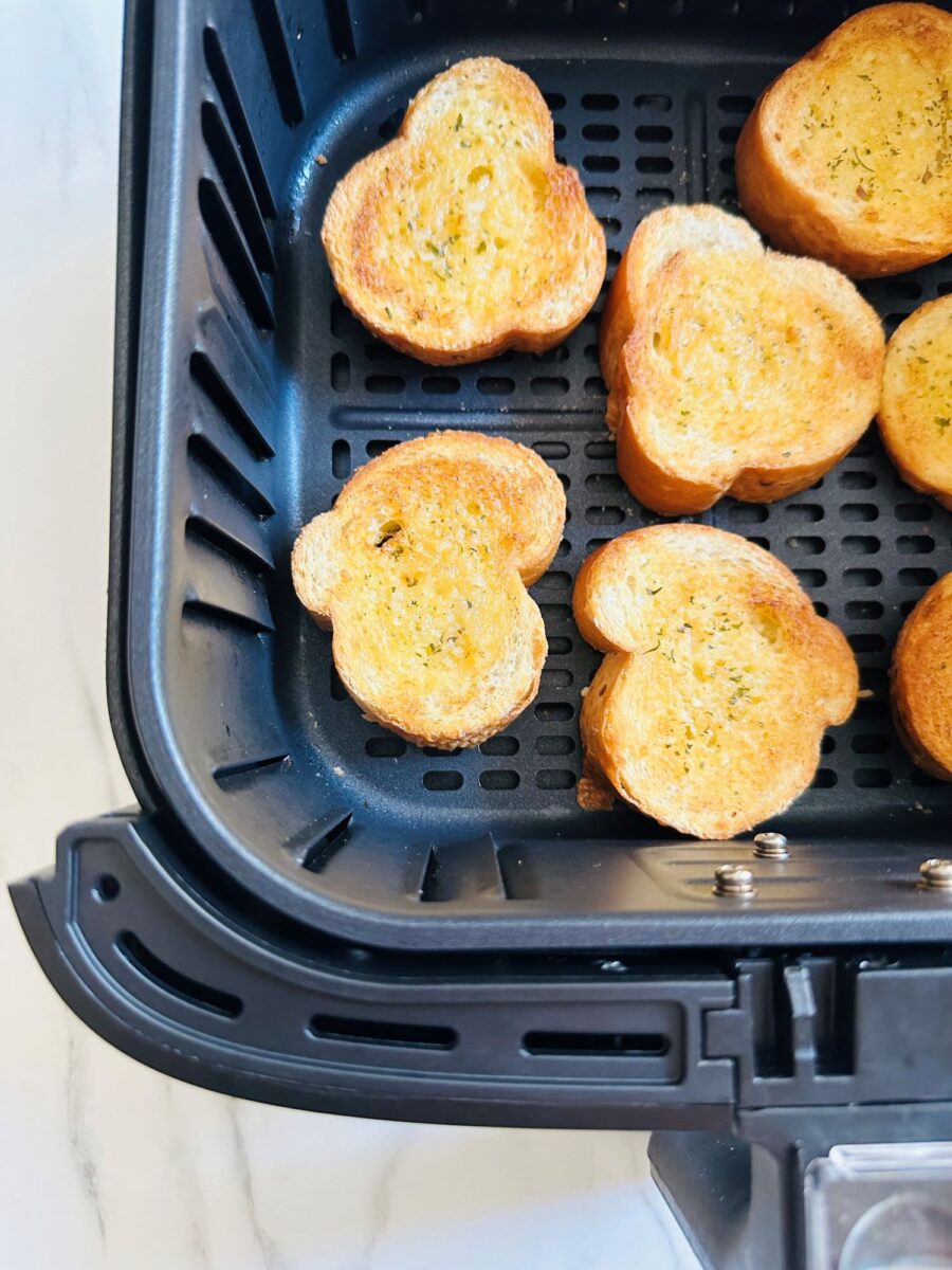 Effortlessly Tasty Air Fryer Garlic Bread A Perfect Side Dish! Liana