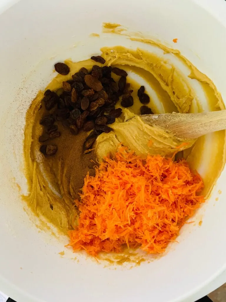 making batter for carrot cake tray bake