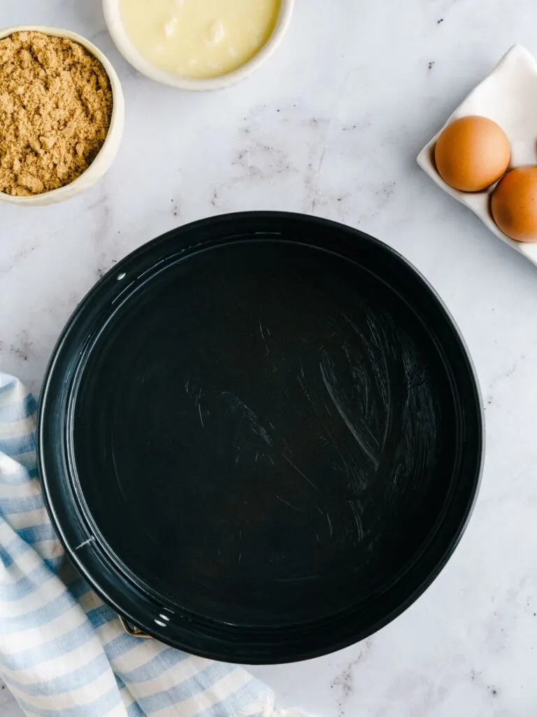 greased baking tin