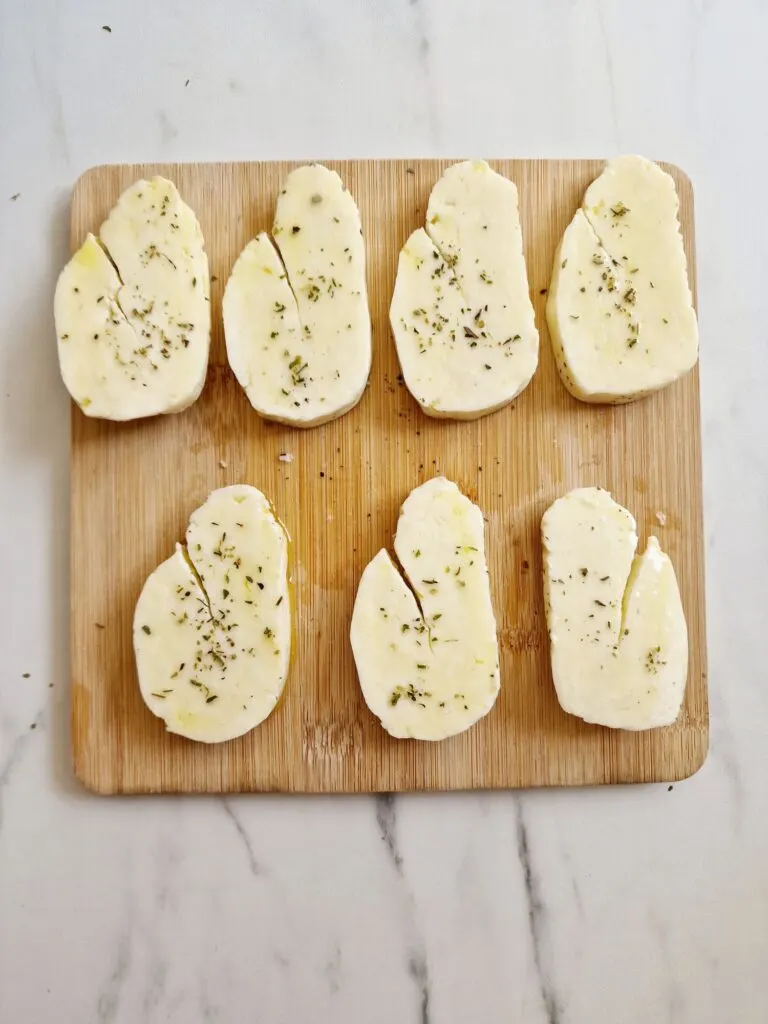 halloumi slices with herbs