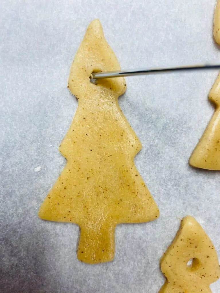 hole in cookie dough to hang on tree