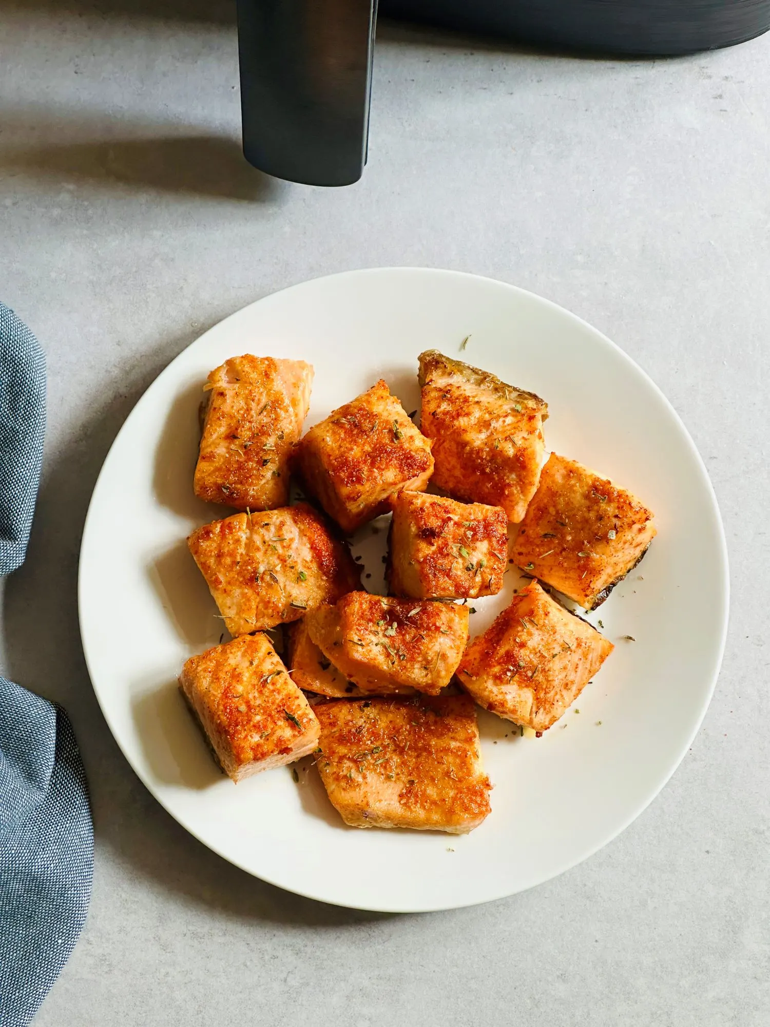 air fryer salmon bites