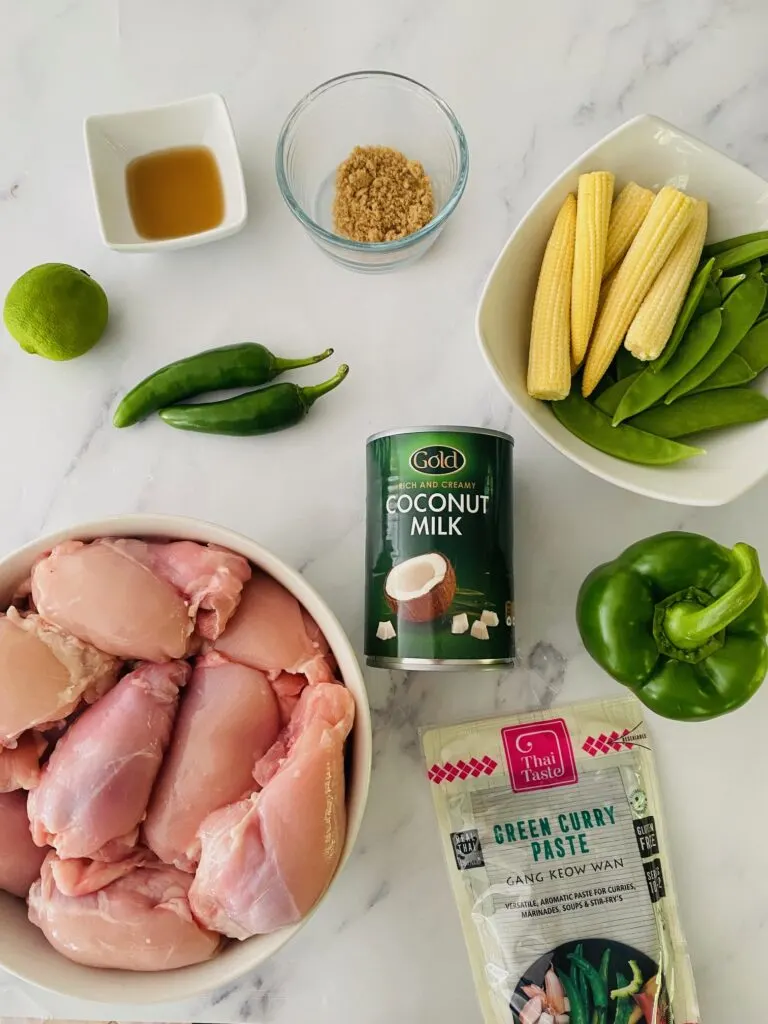 https://lianaskitchen.co.uk/wp-content/uploads/ingredients-thai-green-chicken-curry-slow-cooker-768x1024.jpg.webp