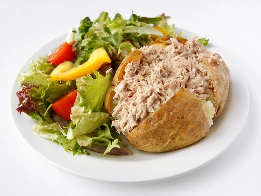 jacket potato with tuna mayonnaise filling