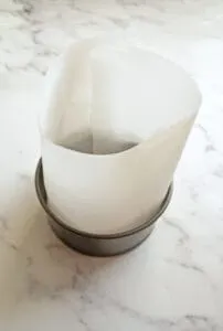 lining a panettone tin