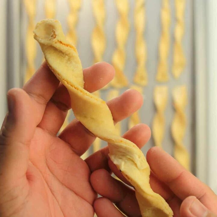 puff pastry cheese straws