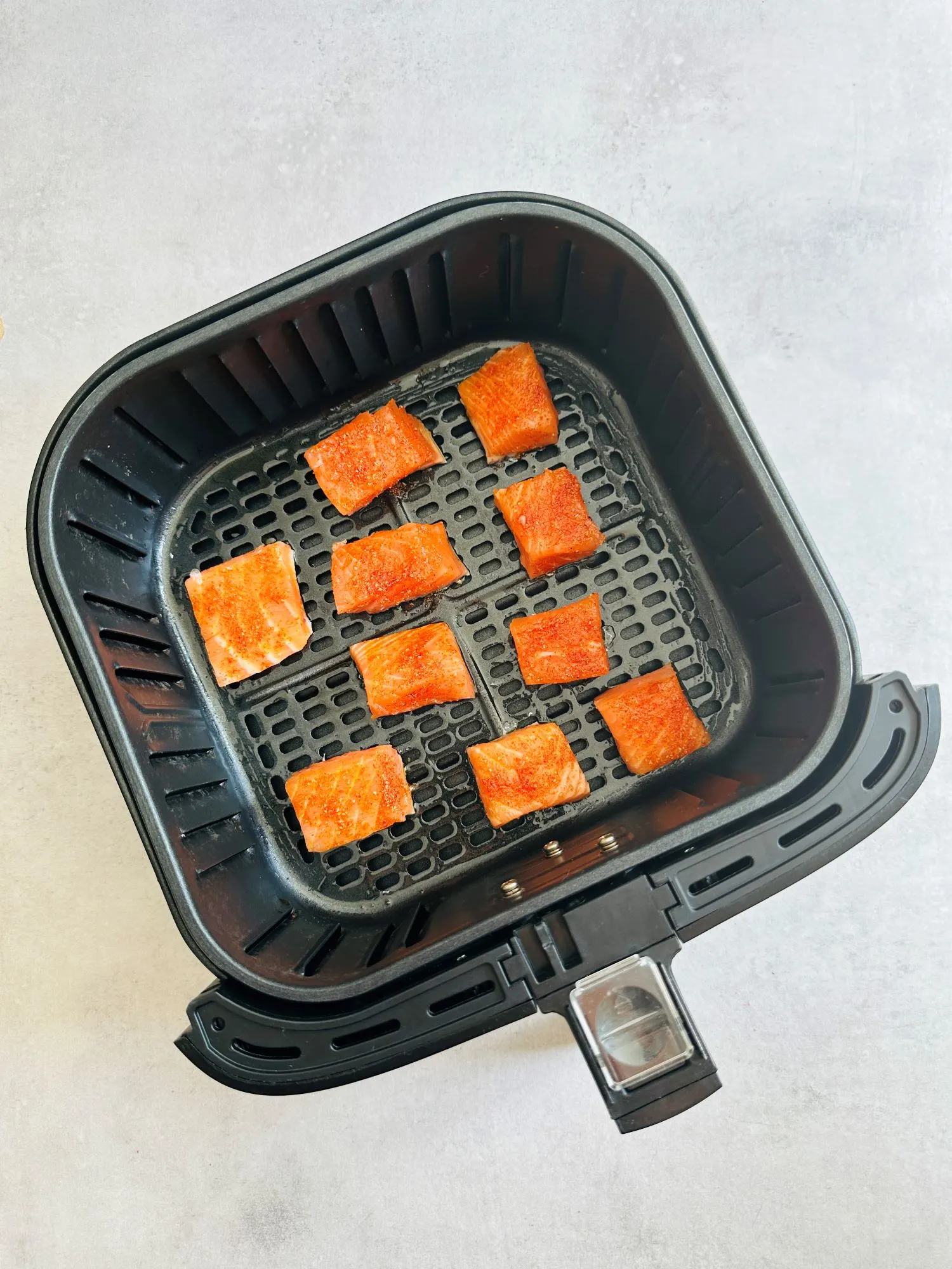 raw salmon bites in air fryer