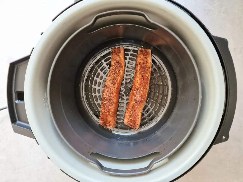 salmon in air fryer basket