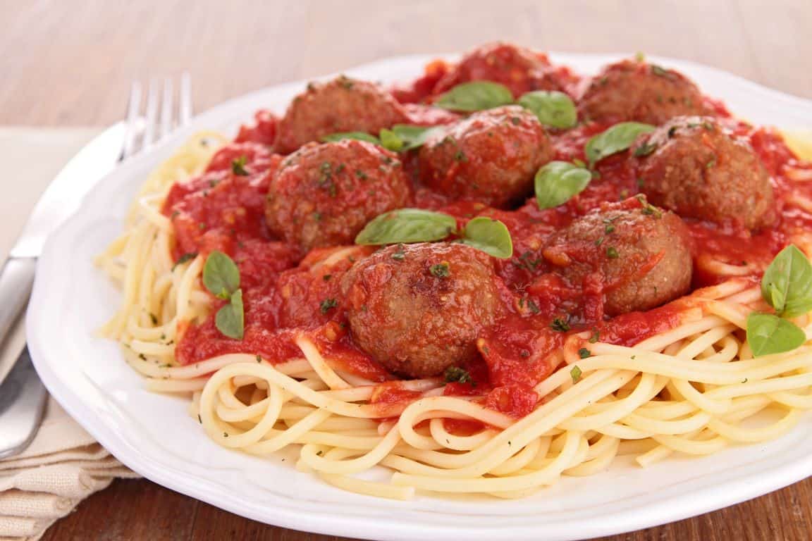 slow cooker meatballs on spaghetti