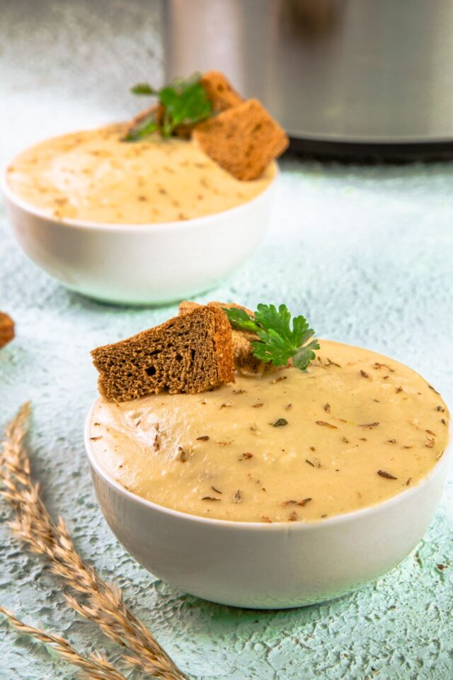 Slow Cooker Chicken Chasseur Liana's Kitchen