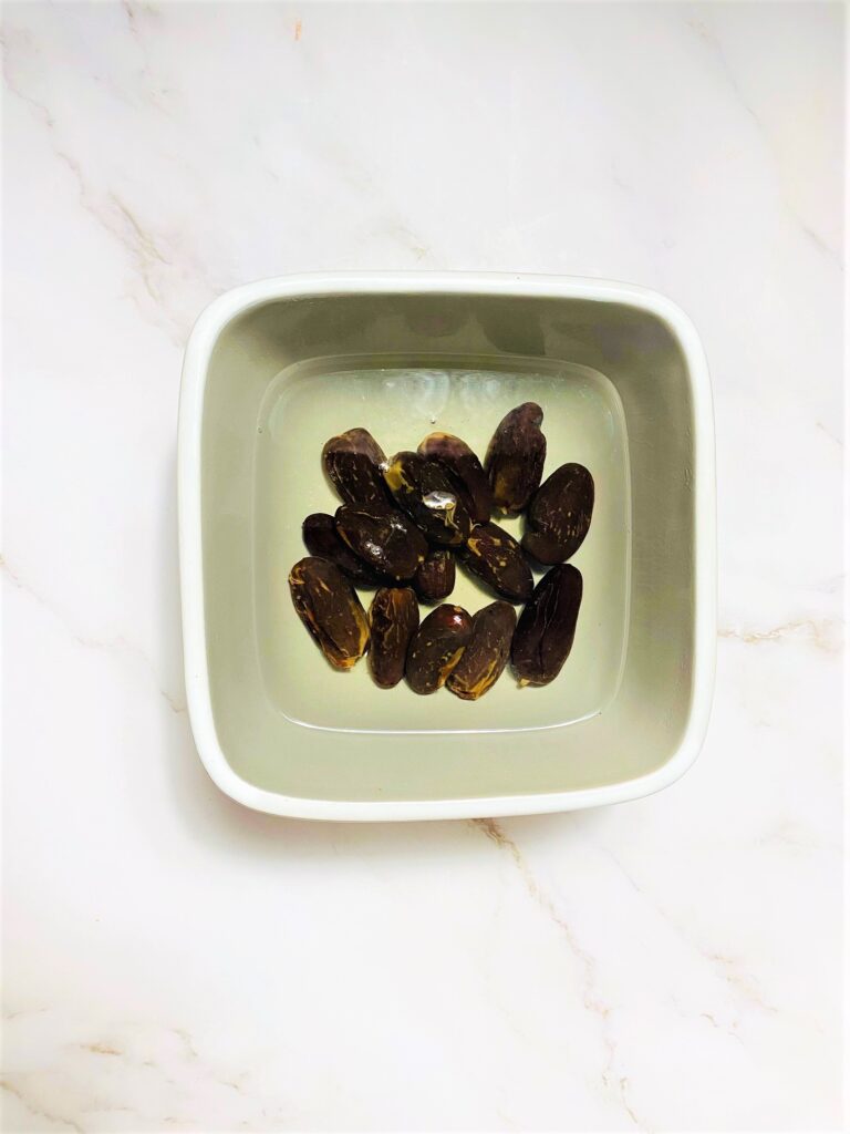 soaking dates in water