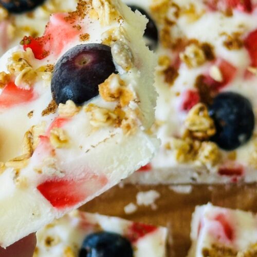 yoghurt bark with berries